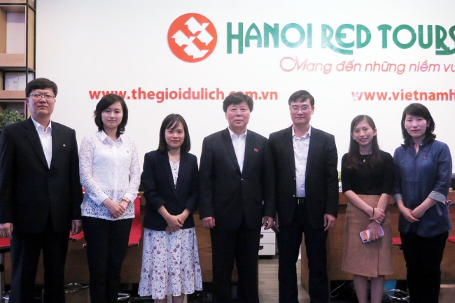 Công ty Du lịch Quốc tế Triều Tiên đến thăm và làm việc tại HanoiRedtours 